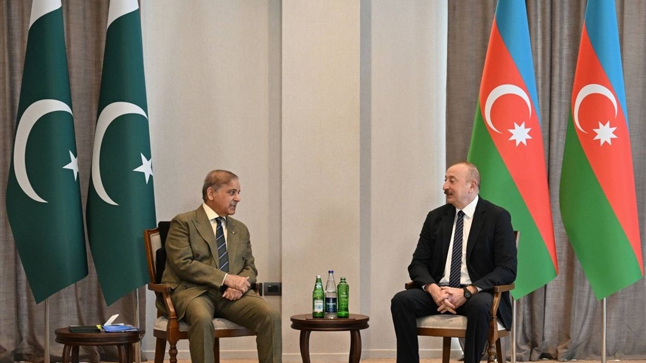 Azerbaycan ve Pakistan Liderleri Laçın'da Bir Araya Geldi