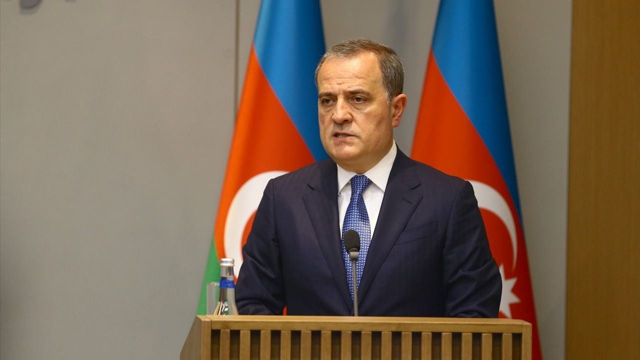 Azerbaycan ve Ukrayna Dışişleri Bakanları Bakü'de Görüştü