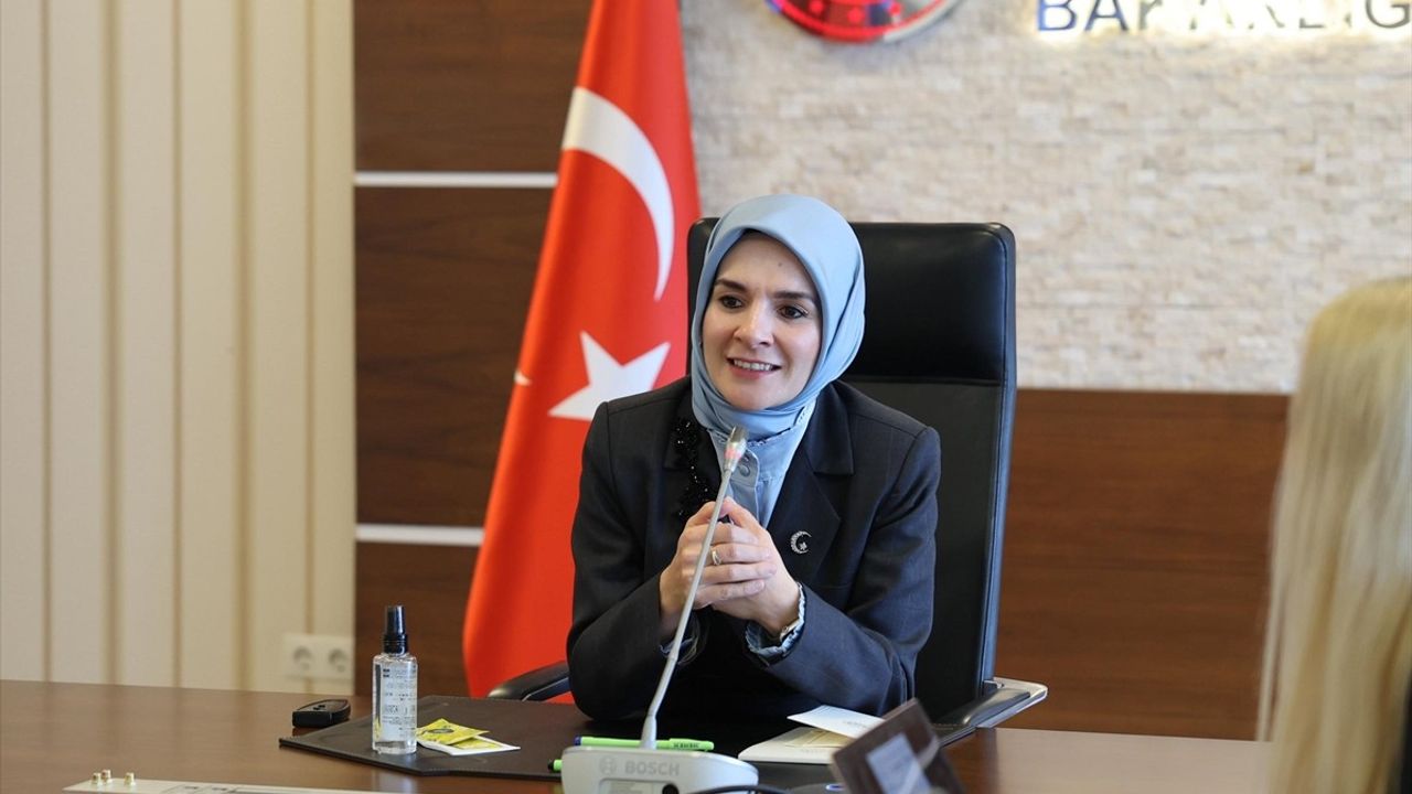 Bakan Göktaş'ın Koruyucu Aile Projesine Desteği