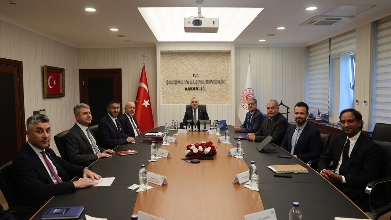 Bakan Işıkhan ve Dünya Bankası Türkiye Direktörü Lopez Arasında İşbirliği Görüşmesi