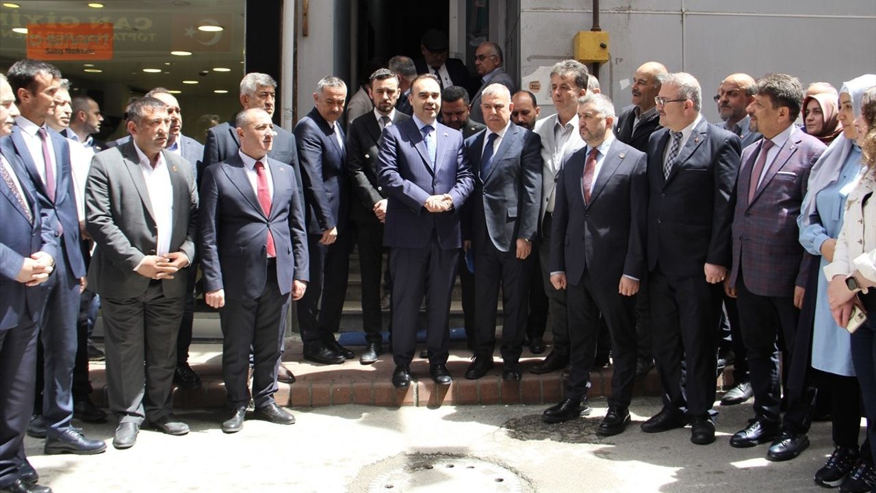 Bakan Kacır, Sinop'ta AK Parti ve MHP Ziyaretleri Gerçekleştirdi