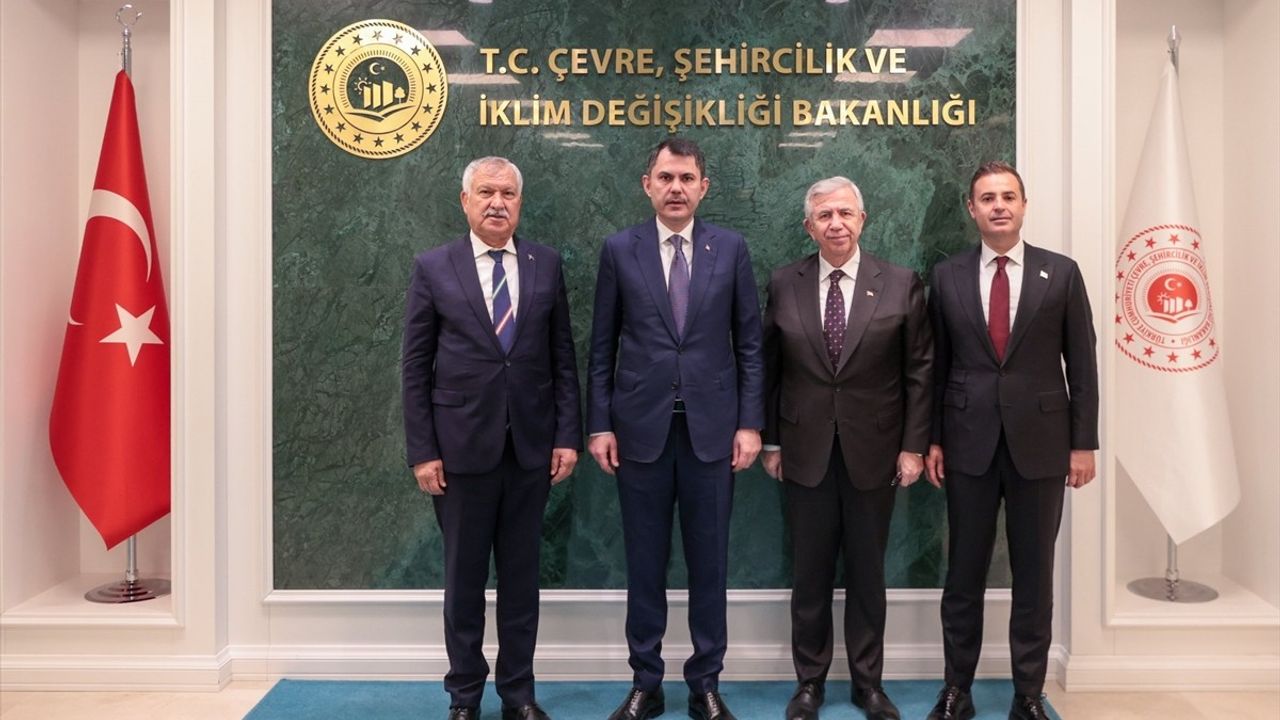Bakan Kurum Yerel Yönetimler ile İşbirliğini Sürdürüyor