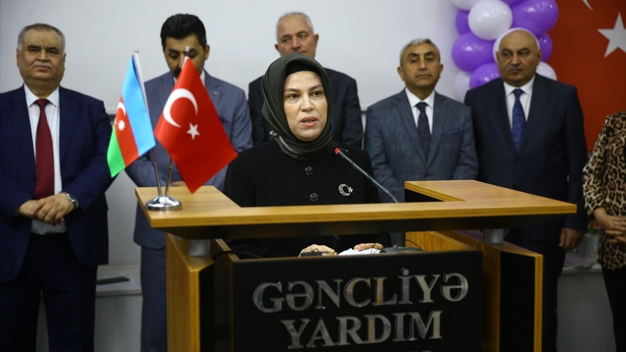 Bakü'de Türk ve Azerbaycanlı Kadınlardan Dayanışma Kermesi