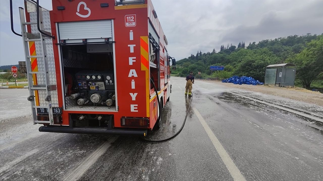 Balıkesir'de Tır Kazası Trafiği Aksattı