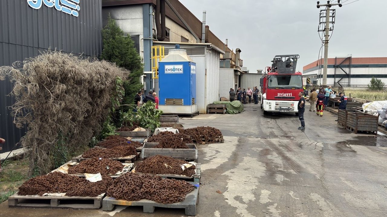 Balıkesir'de Zincir Üretim Fabrikasında Yangın Kontrol Altına Alındı