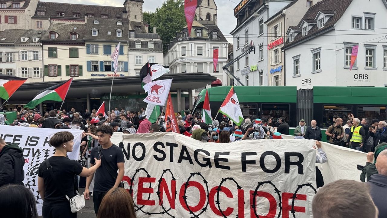 Basel'de İsrail'in Eurovision Katılımı Protesto Edildi