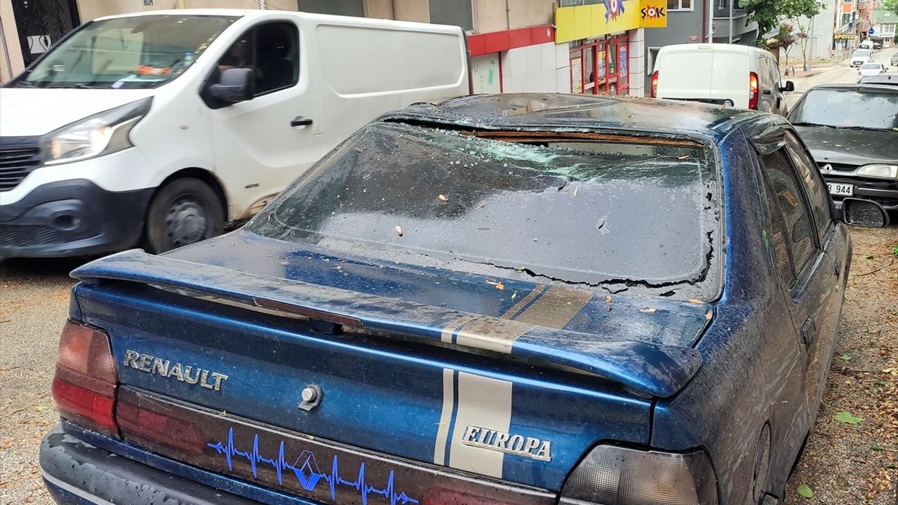Bilecik'te Sağanak ve Fırtına Hayatı Olumsuz Etkiledi