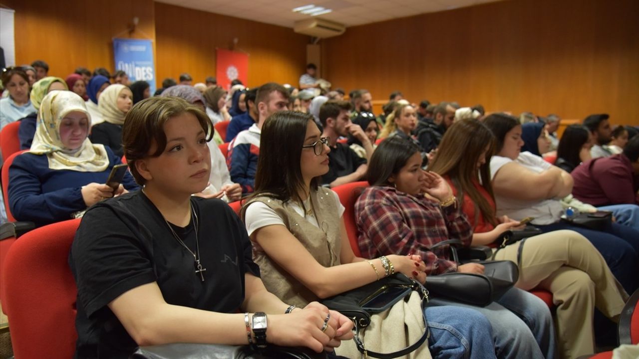 Bilişim Çağında Dezenformasyon Konferansı Samsun'da Gerçekleşti