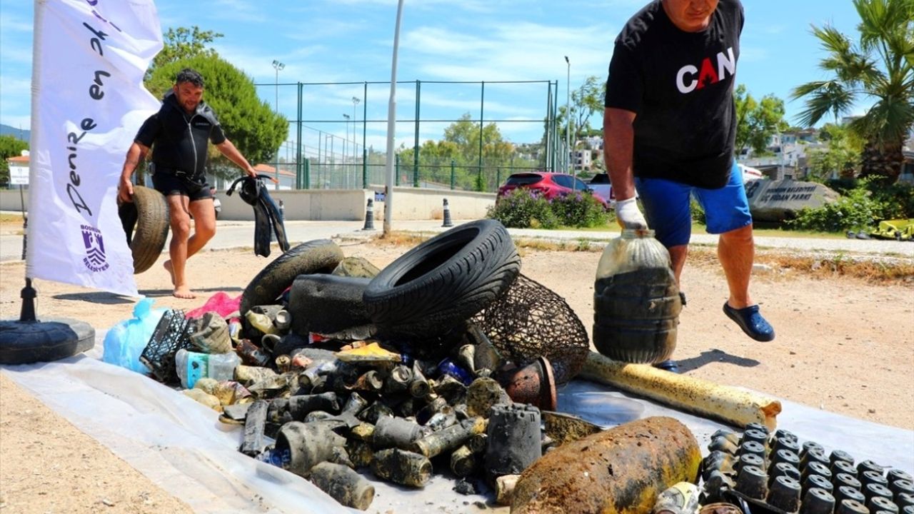 Bodrum'da Deniz Temizliği: Dalgıçlar 223 Kilogram Atık Topladı