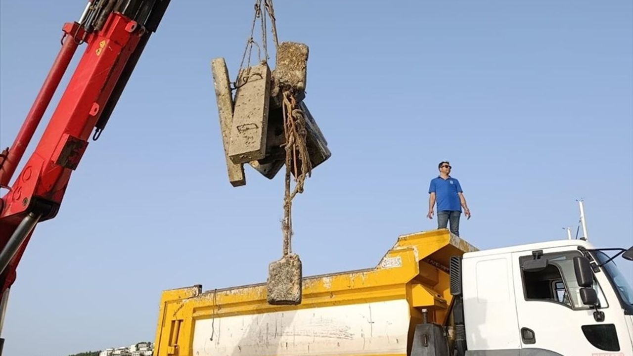 Bodrum'da Denizdeki Atıklar Temizlendi