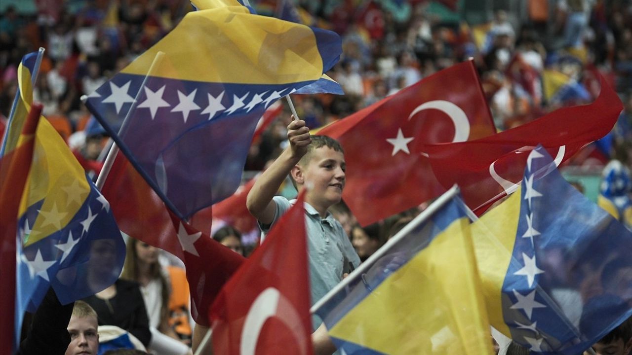 Bosna Hersekli Çocuklar Türkçe Şenliğinde Buluştu
