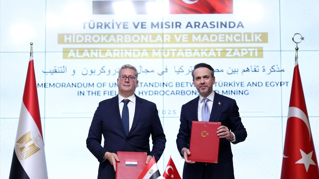 BOTAŞ'ın Yüzer LNG Depolama Ünitesi İlk Kez Yurt Dışında Görev Yapacak