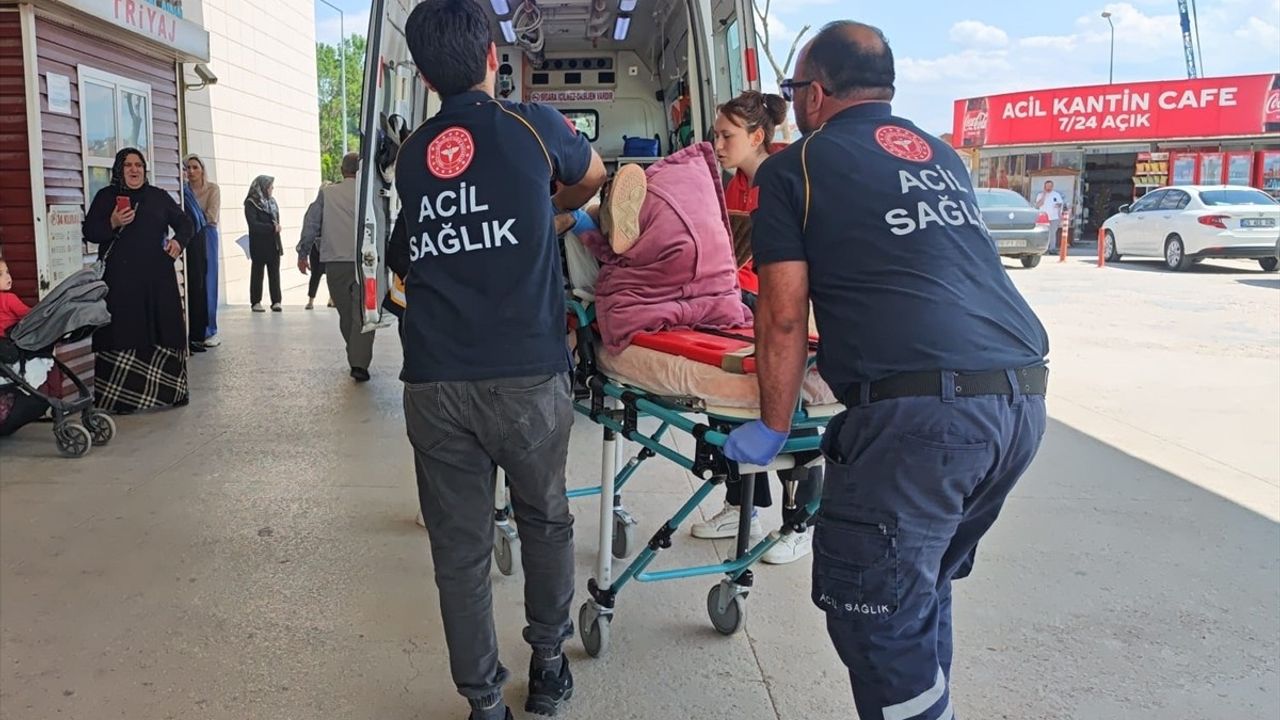 Bursa'da Bacağına Demir Saplanan Çocuk Yaralandı
