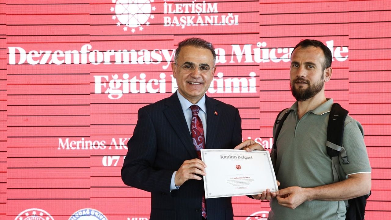 Bursa'da Dezenformasyonla Mücadele Eğitimi Düzenlendi