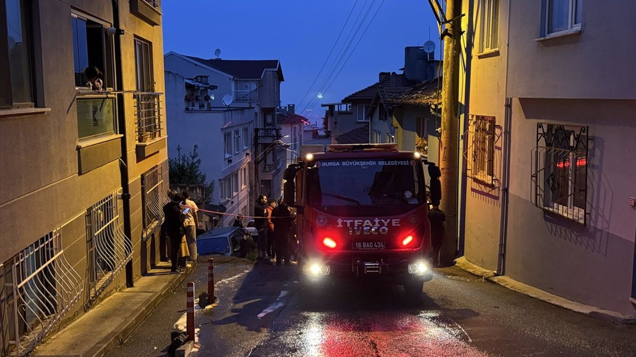 Bursa'da Ev Yangınında 1 Kadın Hayatını Kaybetti