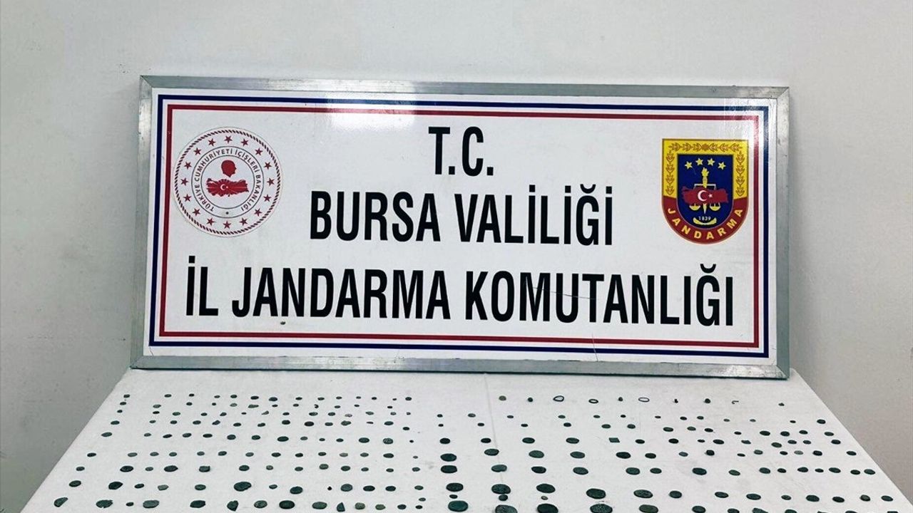Bursa'da Tarihi Eser Operasyonu: 222 Sikke ve 41 Obje Ele Geçirildi