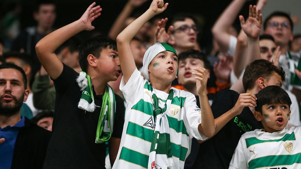 Bursaspor Yörsan Darüşşafaka'yı Yendi