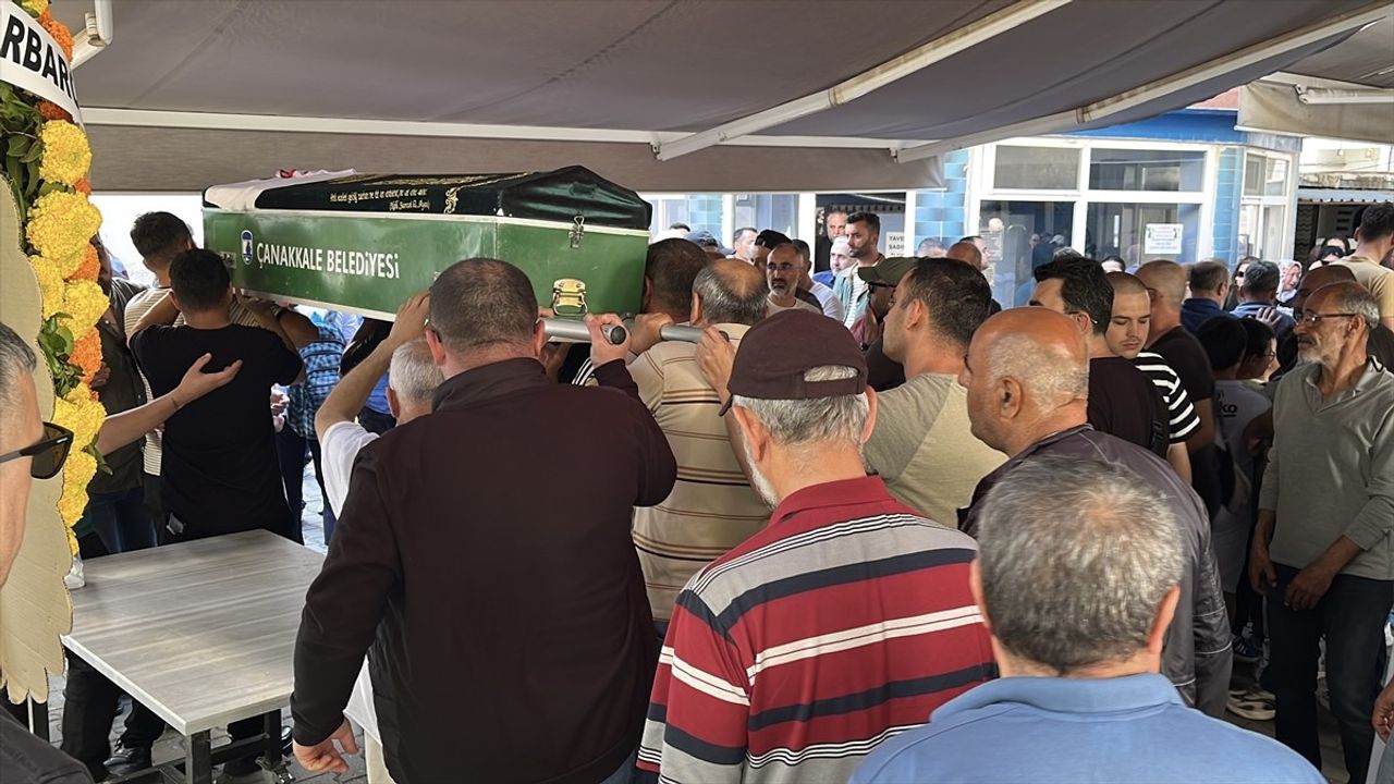 Çanakkale'de Küçük Öğrencinin Hayatını Kaybetmesi Üzüntüyle Anıldı