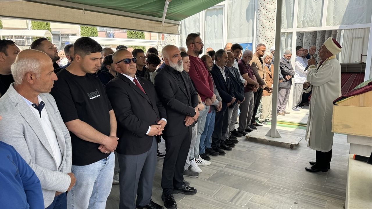 Çanakkale'deki Trafik Kazasında Hayatını Kaybedenler Defnediliyor