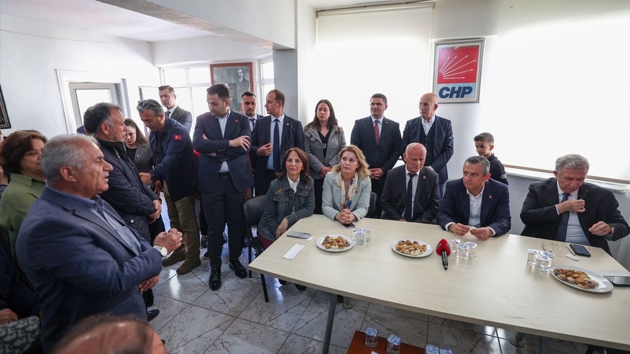 CHP Genel Başkanı Özgür Özel Şereflikoçhisar'da