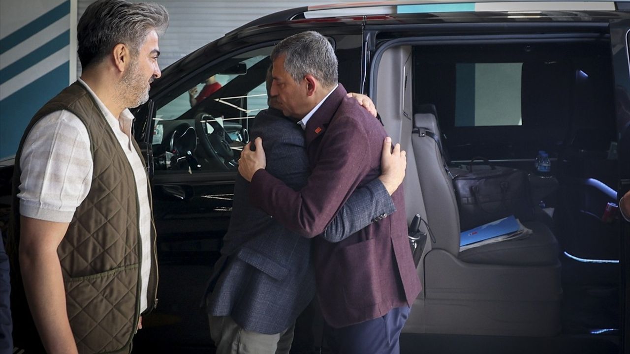 CHP Lideri Özgür Özel'den Eski Milletvekili Ramis Topal'a Taziye