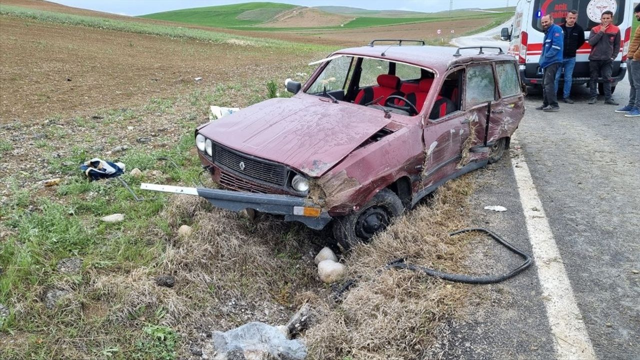 Çorum'da Otomobil Devrildi, 6 Yaralı