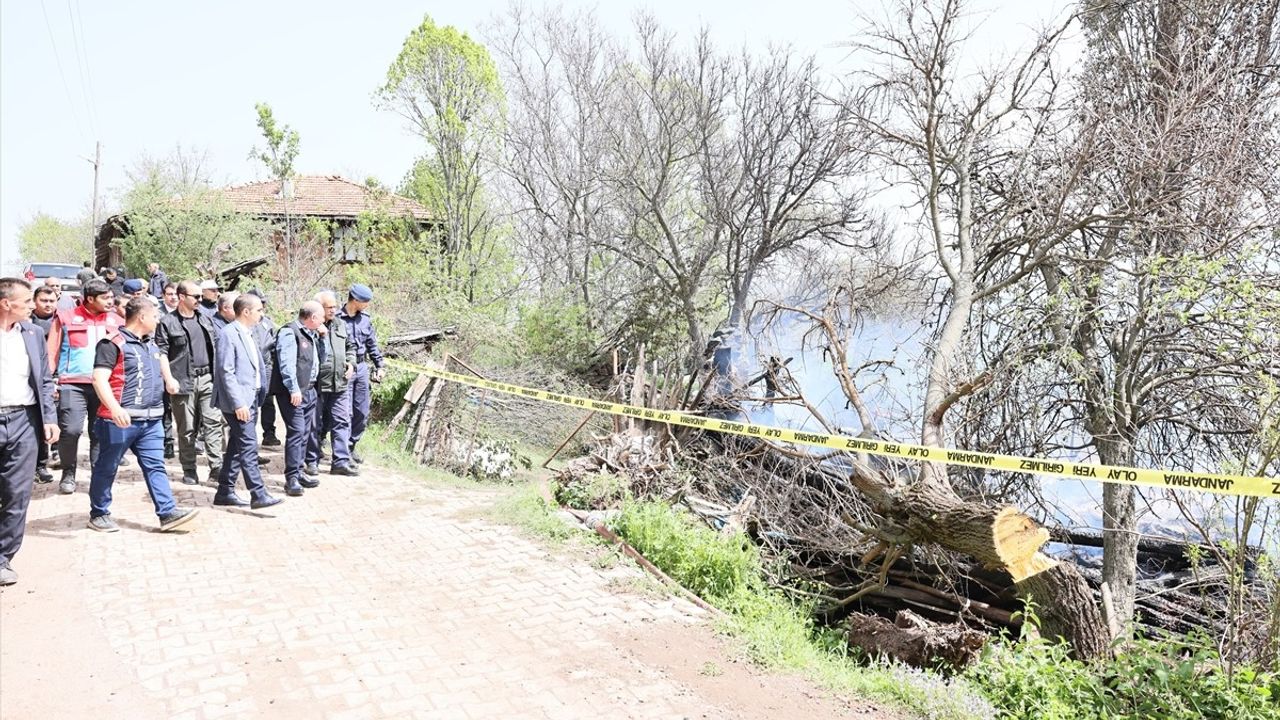 Çorum Valisi Çalgan, Yangın Alanını Ziyaret Etti