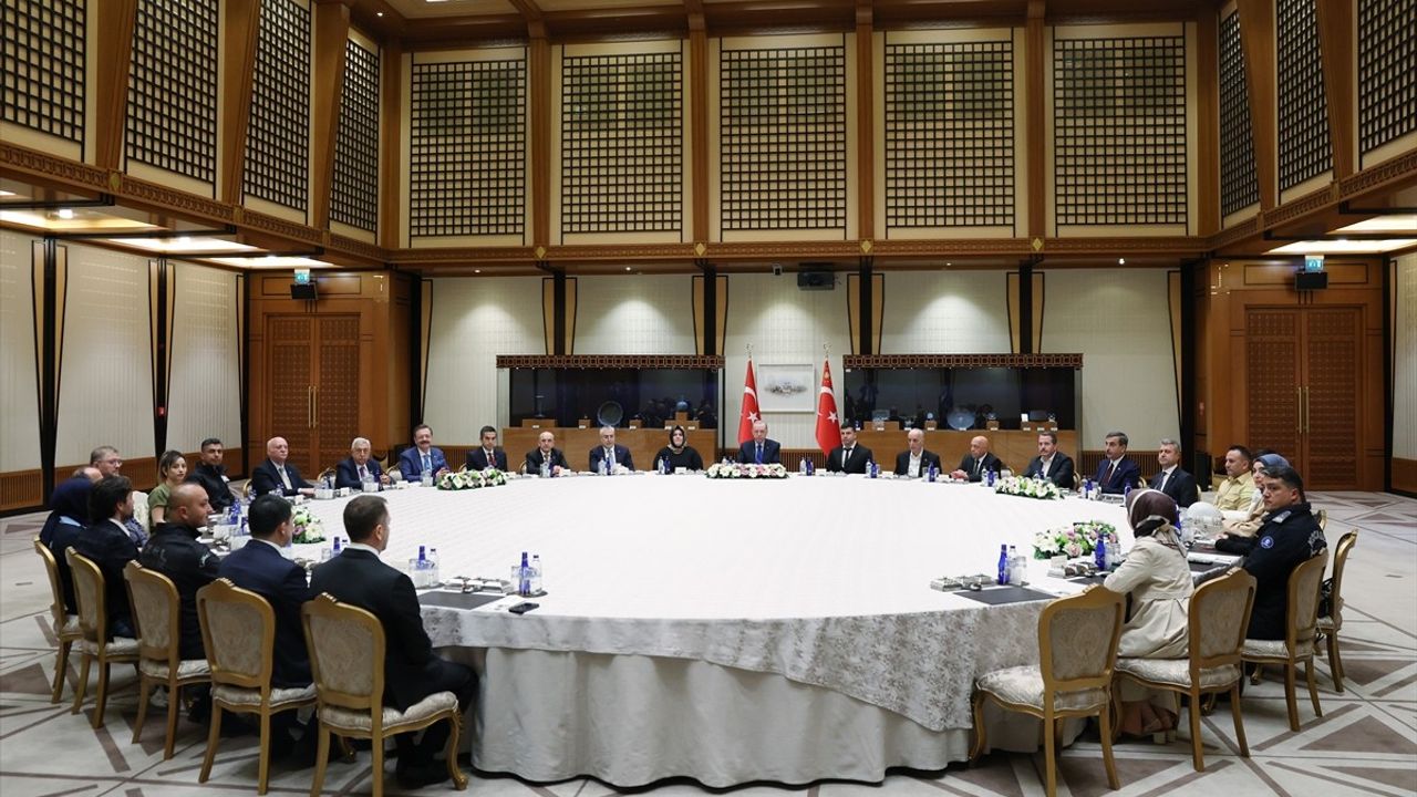 Cumhurbaşkanı Erdoğan, 1 Mayıs Emek ve Dayanışma Günü İle İlgili Önemli Açıklamalarda Bulundu