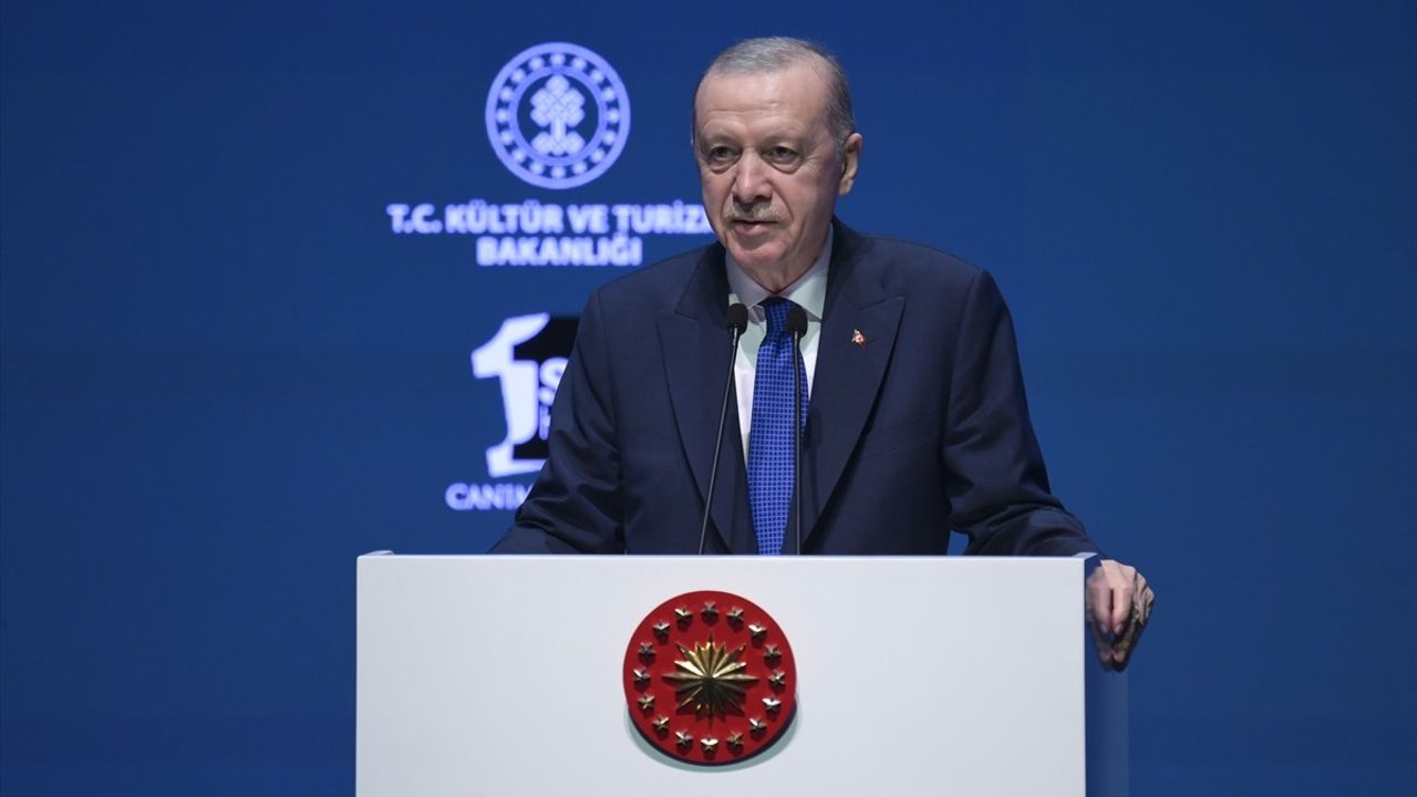 Cumhurbaşkanı Erdoğan'dan 'Bir Şiir Bir Hayat Canım İstanbul' Programında Duygusal Mesajlar