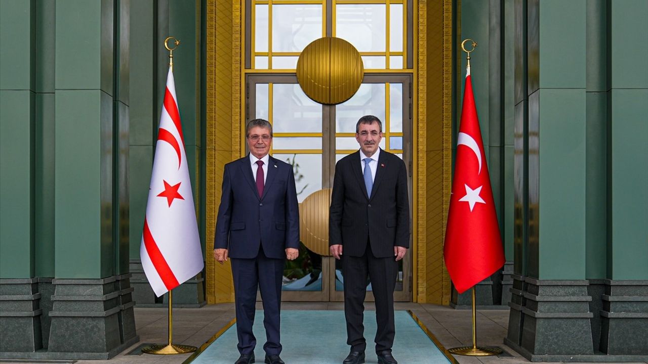 Cumhurbaşkanı Yardımcısı Cevdet Yılmaz, KKTC Başbakanı Ünal Üstel İle Görüşme Gerçekleştirdi