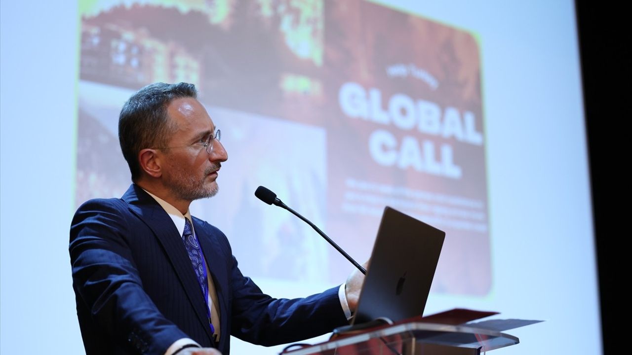 Cumhurbaşkanlığı İletişim Başkanı Fahrettin Altun'dan Dezenformasyona Dair Önemli Açıklamalar