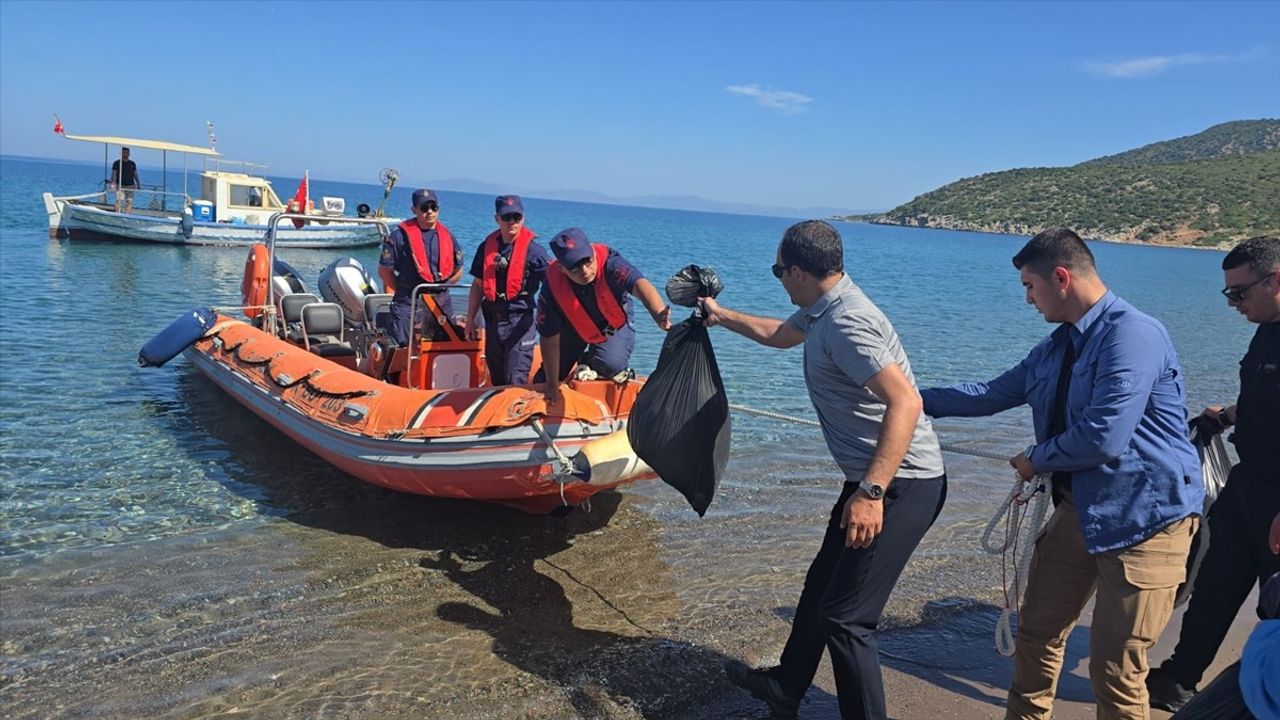Datça'da Tarihi Karia Yolu'nda Çevre Temizliği