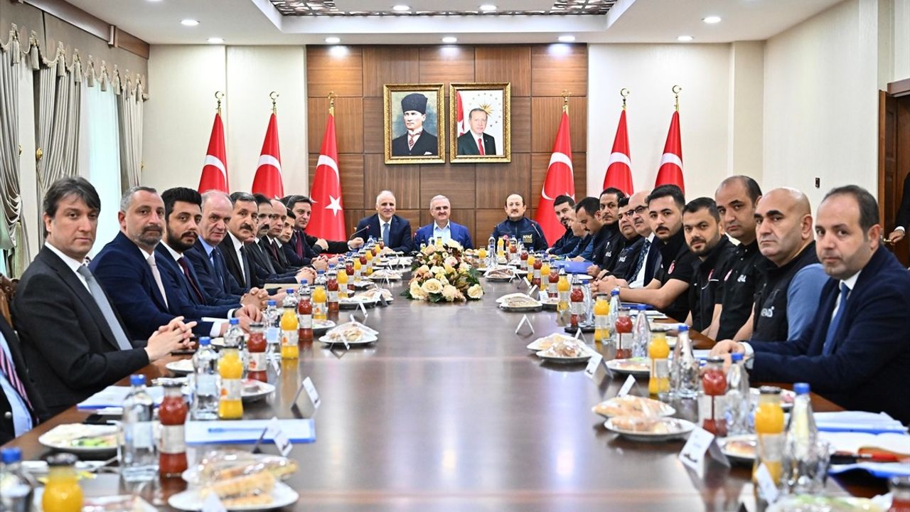 Diyarbakır'da Deprem Koordinasyon Toplantısı Gerçekleşti