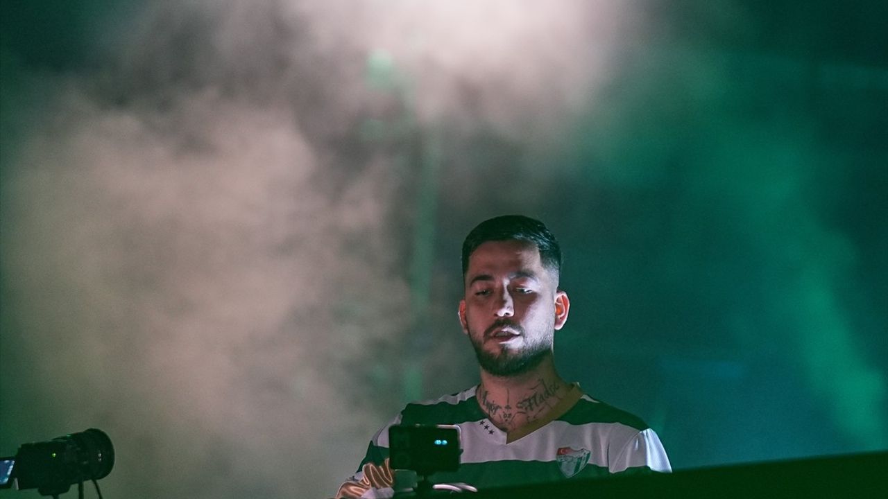 DJ Mahmut Orhan, Bursaspor İçin Unutulmaz Bir Konser Verdi