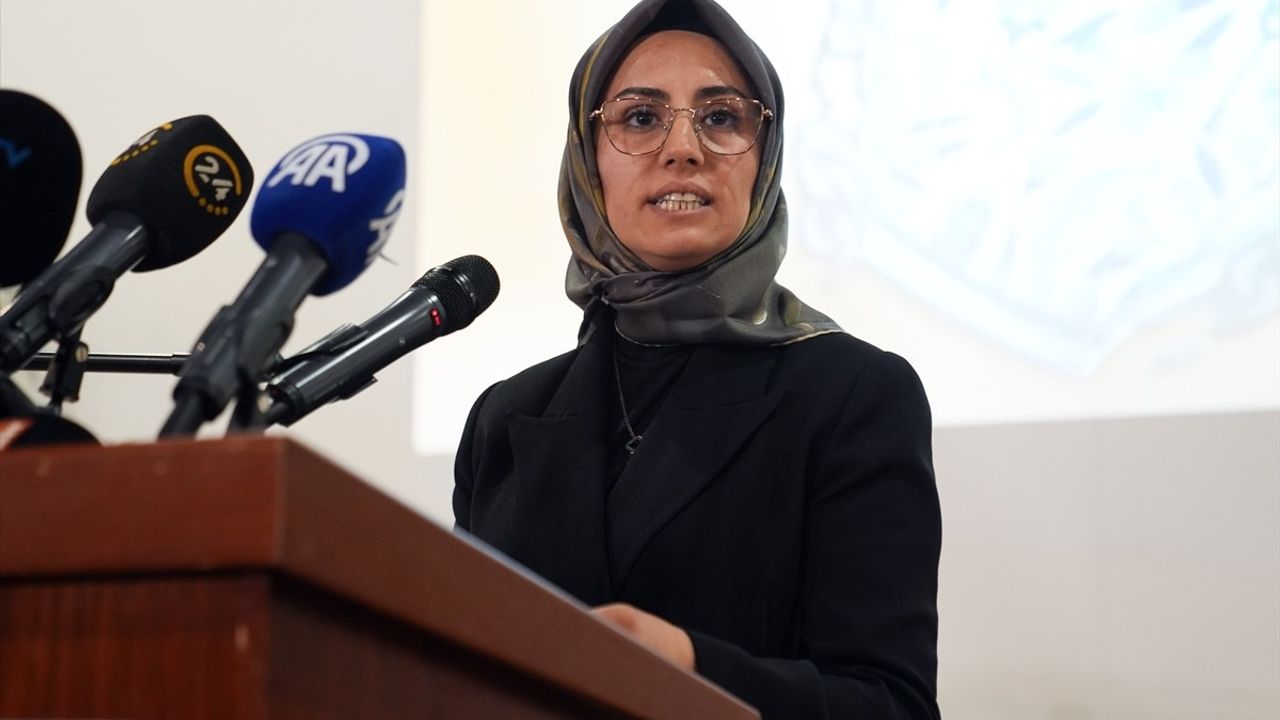Dolmabahçe'de 'Sadakat' Sergisi Açıldı