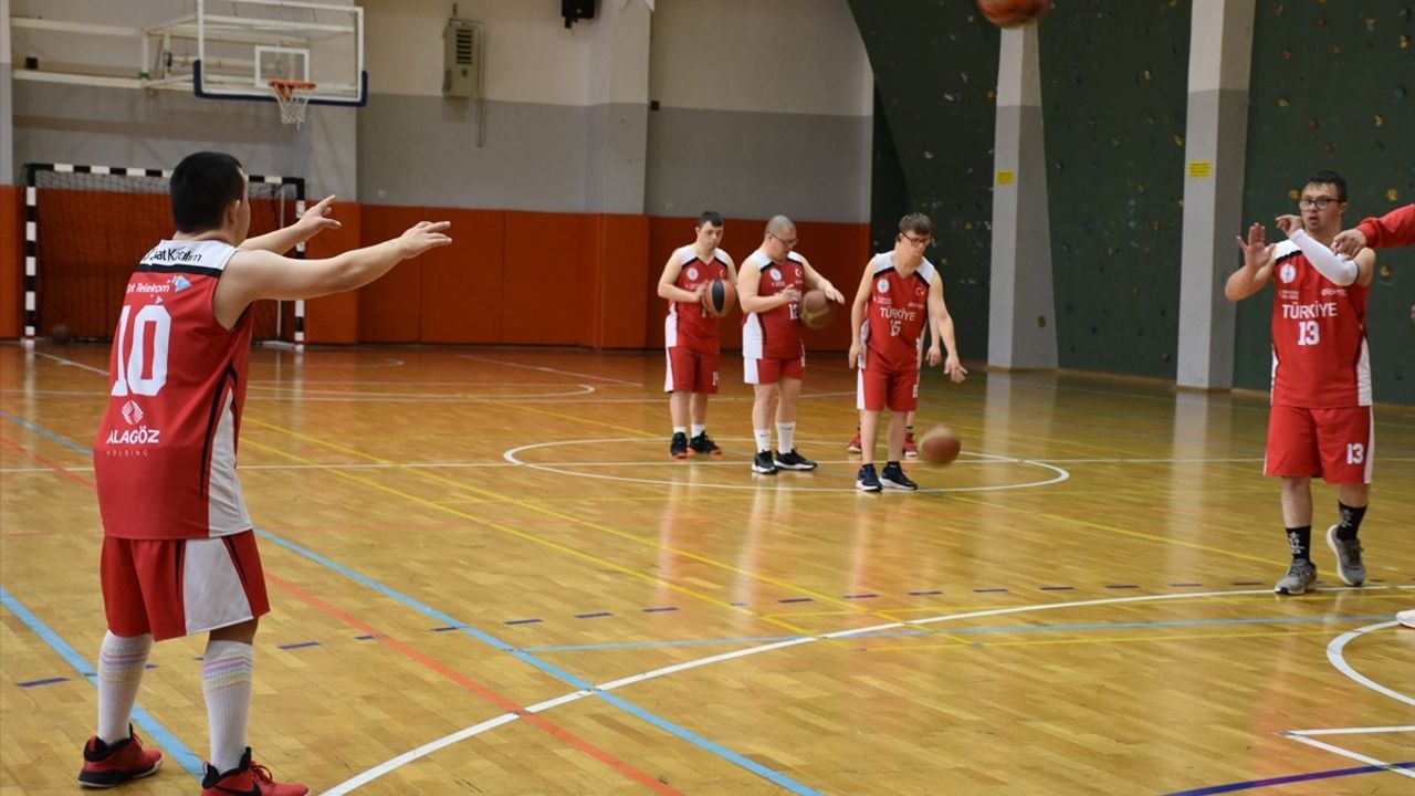 Down Sendromlular Basketbol Milli Takımı Avrupa Şampiyonluğu İçin Hazırlanıyor