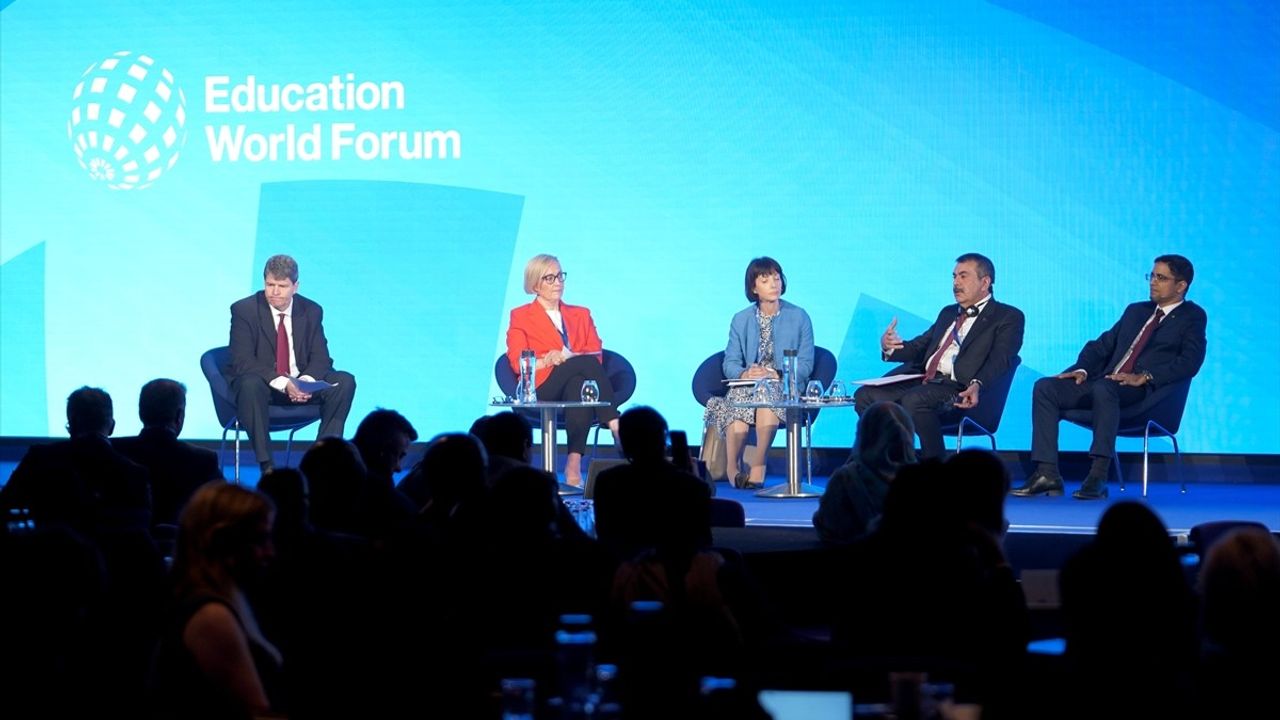 Dünya Eğitim Forumu'nda Eğitimde Barış ve İnsan Hakları Vurgusu