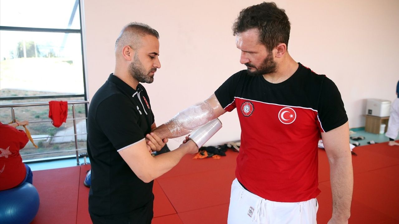 Dünya Şampiyonası Öncesi Judocuların Sağlığına Özen Gösteriliyor