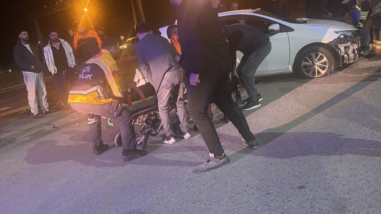 Düzce'de Pikap ve Otomobil Çarpıştı: 2 Yaralı