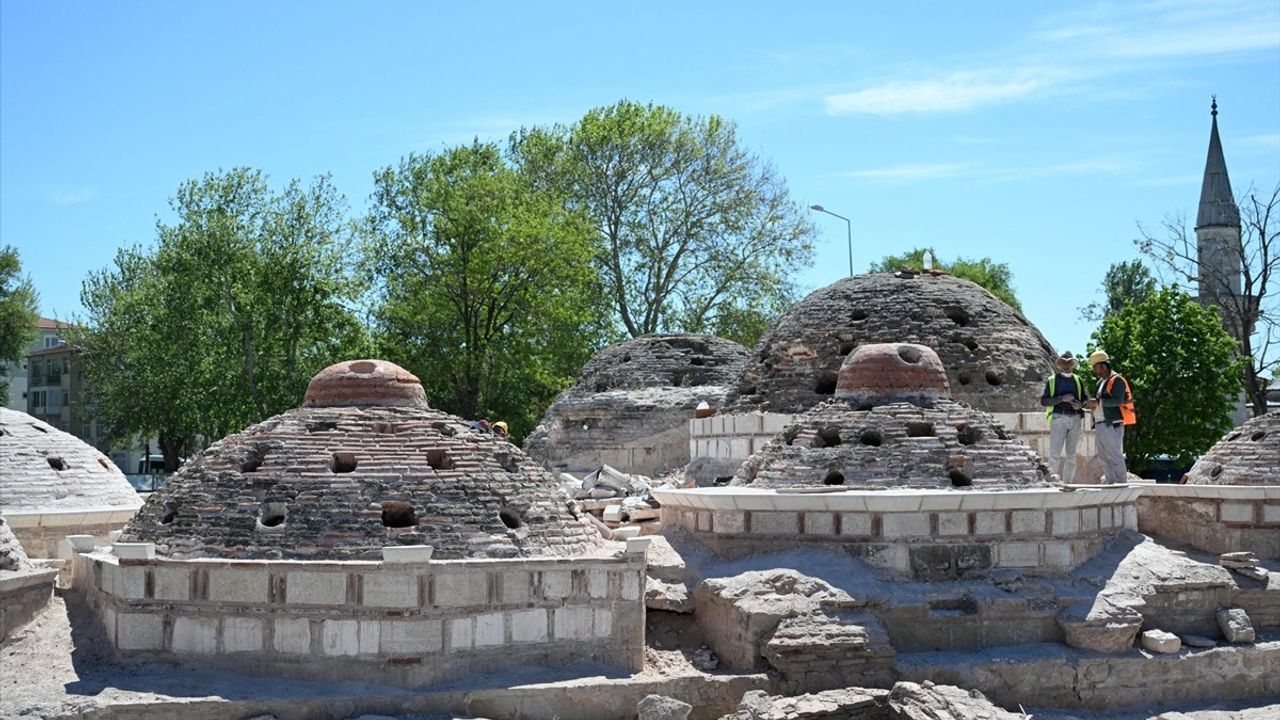 Edirne'de Gazi Mihal Hamamı'nın Restorasyonu Devam Ediyor
