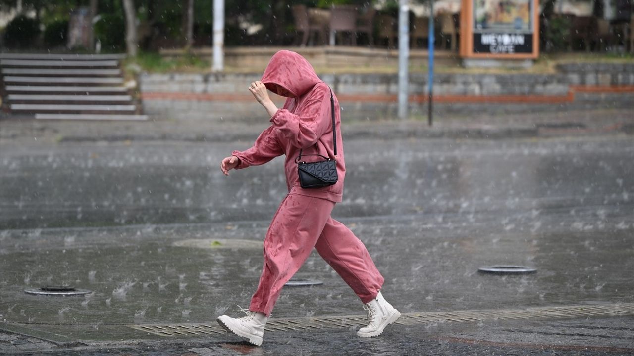 Edirne'de Kuvvetli Hava Olayları Hayatı Olumsuz Etkiledi