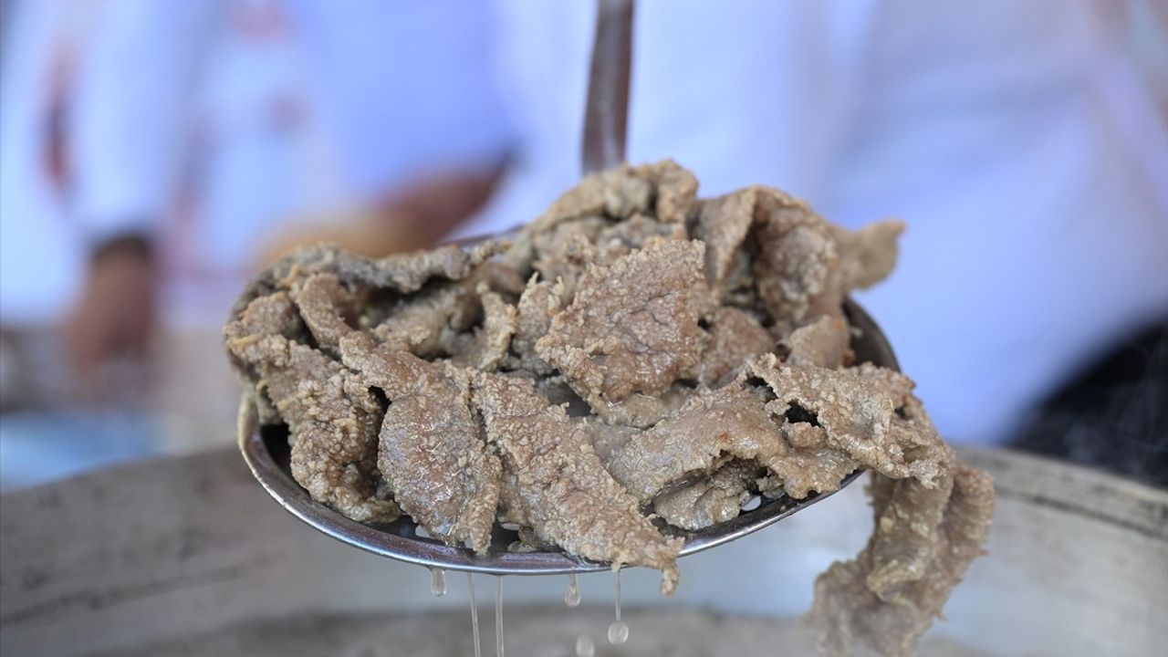 Edirne'de Türk Mutfağı Haftası'nda Tava Ciğer İkramı