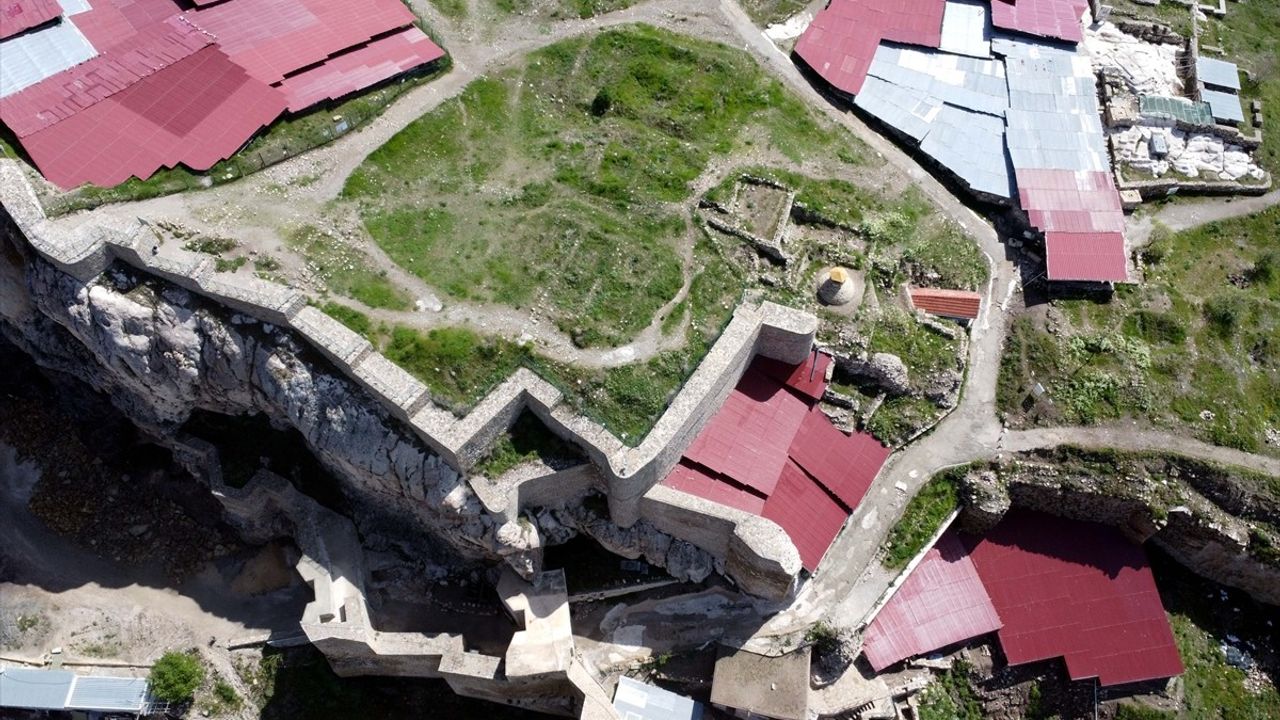 Elazığ'da 2025 Kazı Sezonu Harput Kalesi'nde Başladı