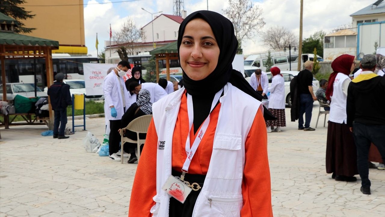 Elazığ'da Genç Yeryüzü Doktorları Sağlık Taraması Gerçekleştirdi