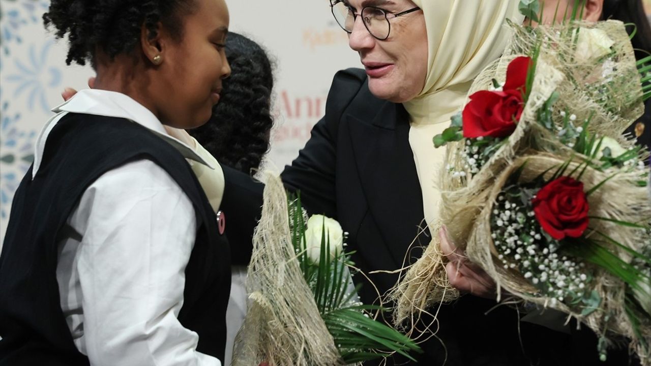 Emine Erdoğan'dan Annelere Destek Programı Paylaşımı
