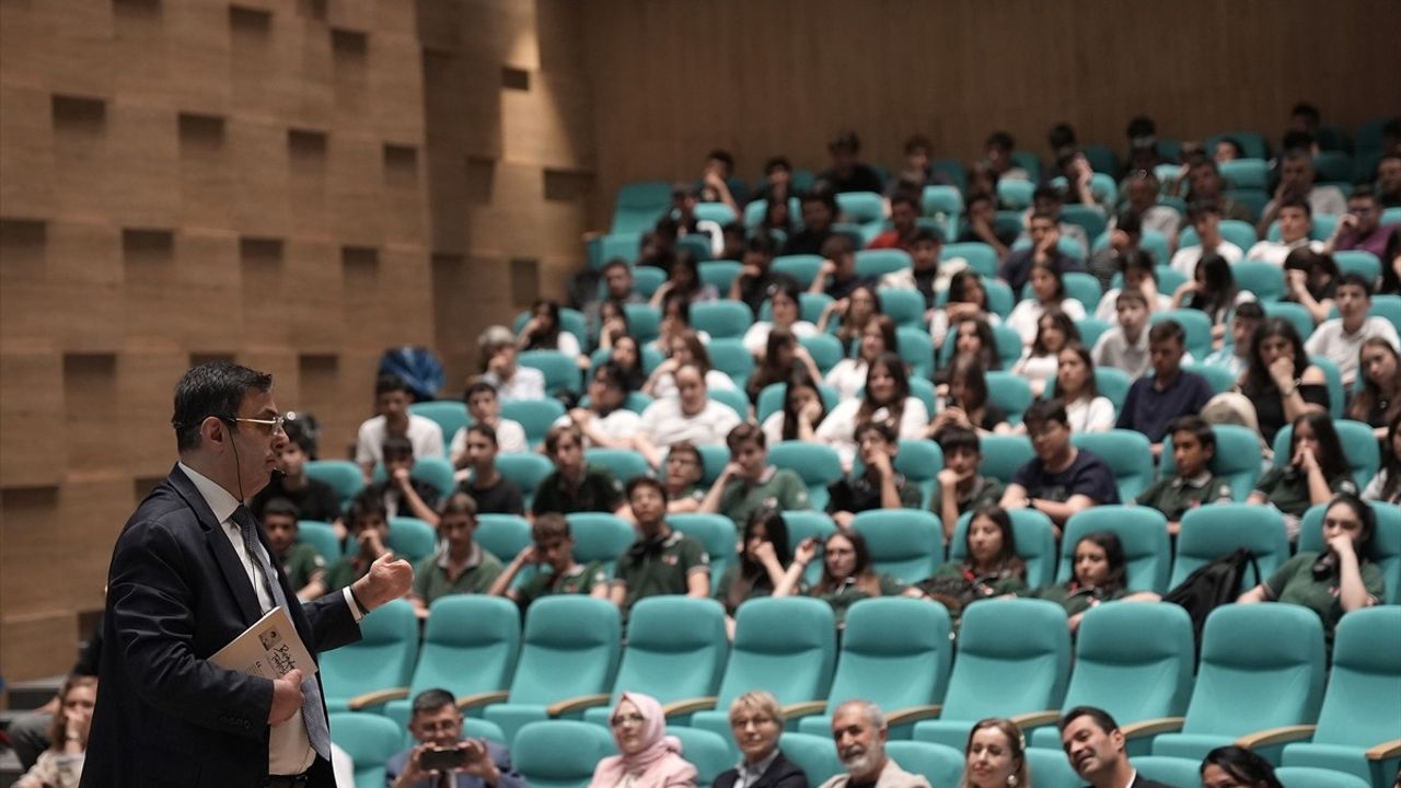 Engelli Vekil Serkan Bayram'ın Hayatını Anlatan "Buğday Tanesi" Filmi Öğrencilerle Buluştu