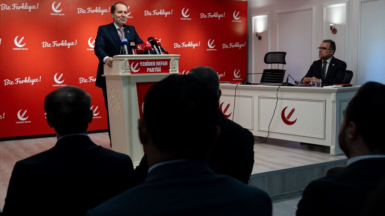 Erbakan, Gençlerin Ekonomik Zorluklarına Dikkat Çekti