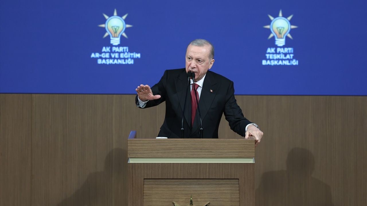 Erdoğan, Teşkilat Akademisi Liderlik Okulu'nda Eğitim Vurgusu Yaptı