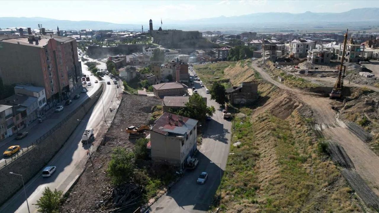 Erzurum'da Kentsel Dönüşüm Projesiyle Hacı Cuma Mahallesi Yeniden Şekilleniyor
