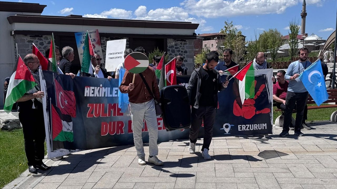 Erzurum'da Sağlıkçılar 80. Kez Gazze İçin Yürüdü